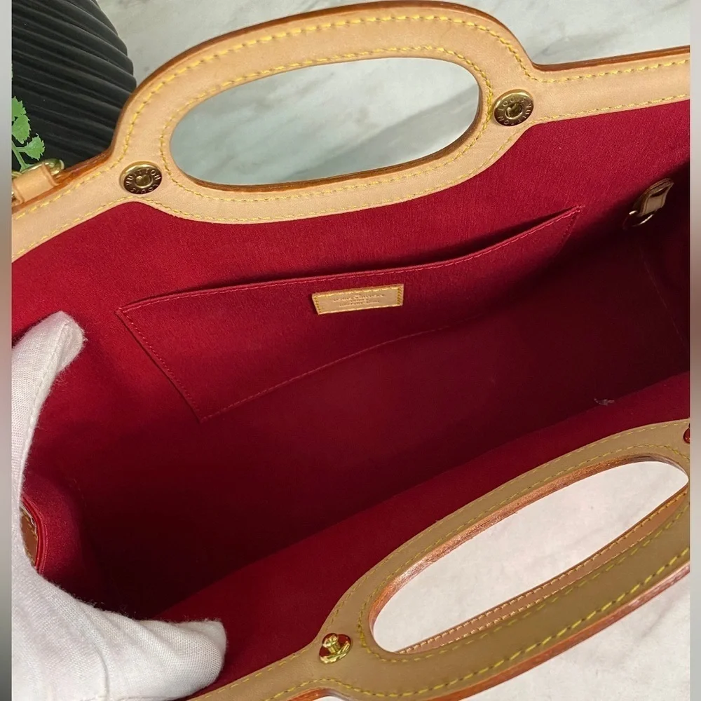 Louis Vuitton Monogram Red Roxbury Drive Vernis Handbag with Dustbag and Box! - Picture 5 of 12